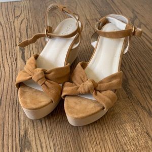 NWT Raye the Label suede knot wedge- 9